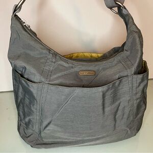 Baggallini Medium size Crossbody Grey Silver Gray Yellow interior CLEAN